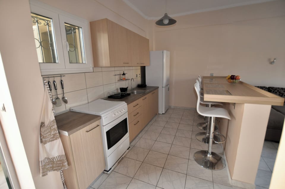 The 1-bedroom apartment on the ground floor features a full kitchen