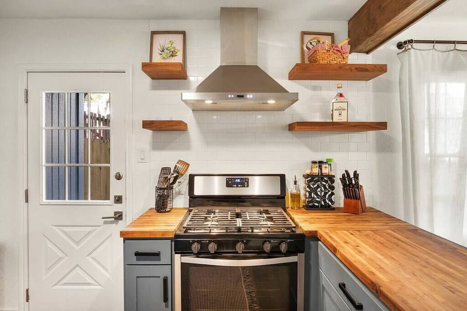 Unit B - Kitchen