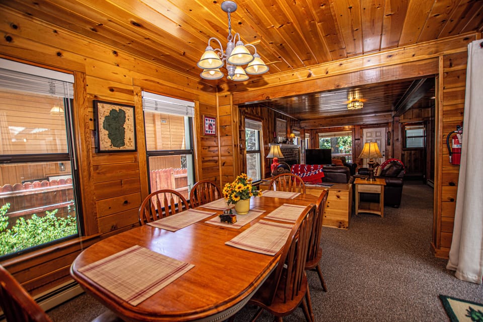 Fir Forest Cottage - Dining Area and Living Area
