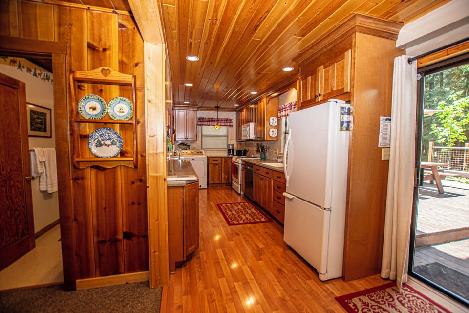 Fir Forest Cottage - Kitchen and Bathroom