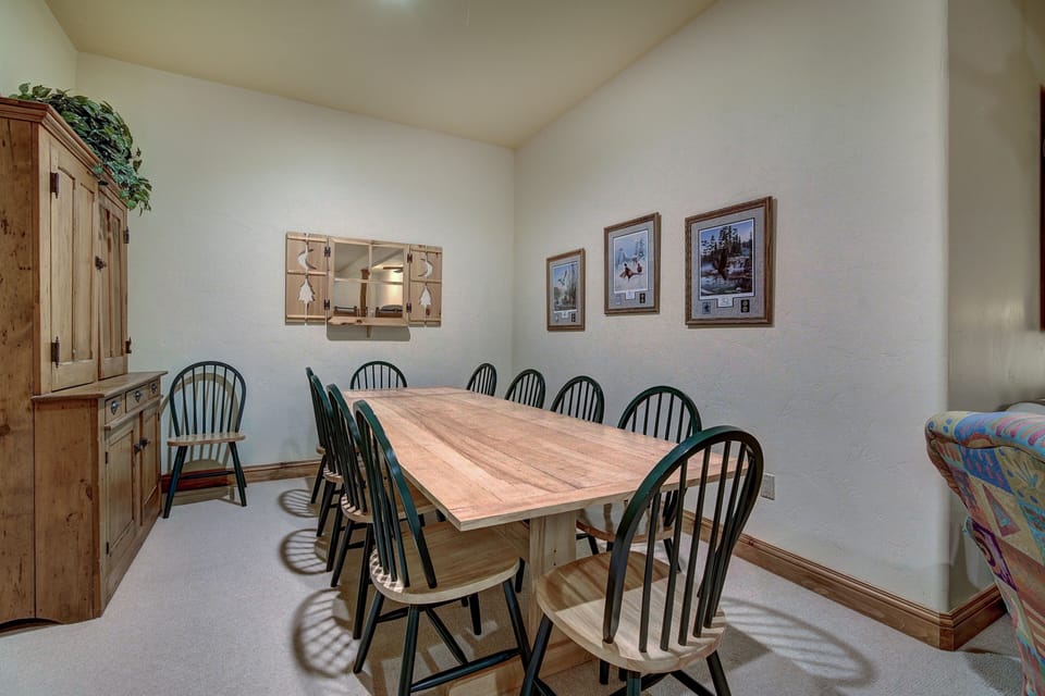 Dining Room, Dining Table, Table, Furniture, Indoors