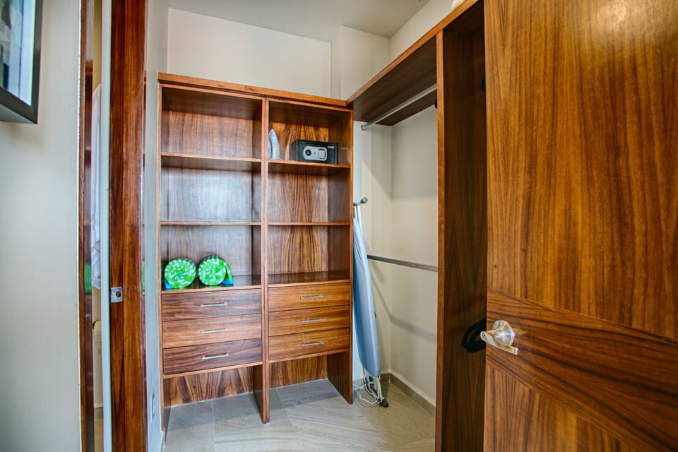 Walk in closet