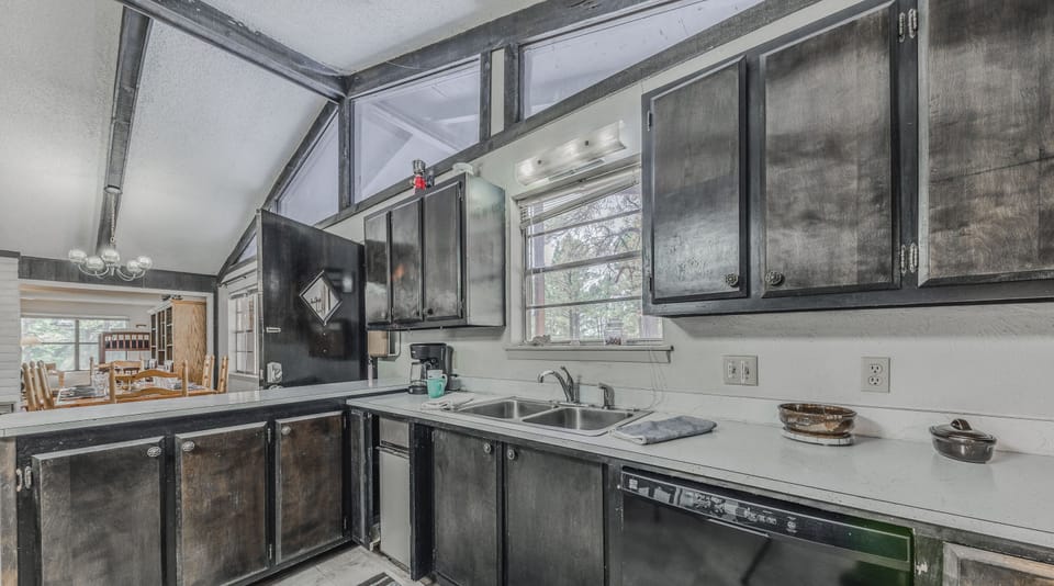 Spacious kitchen with dishwasher