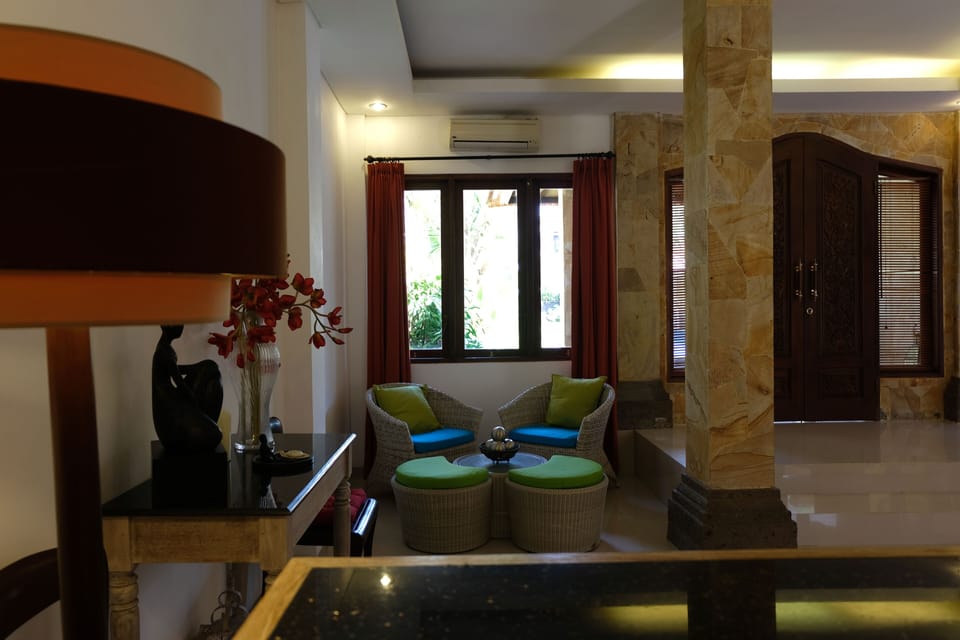 Lounge Area
