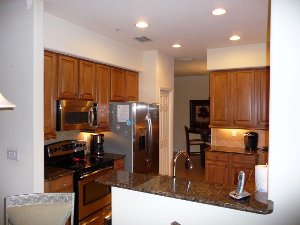 Spacious kitchen - fully equipped to prepare gourmet meals