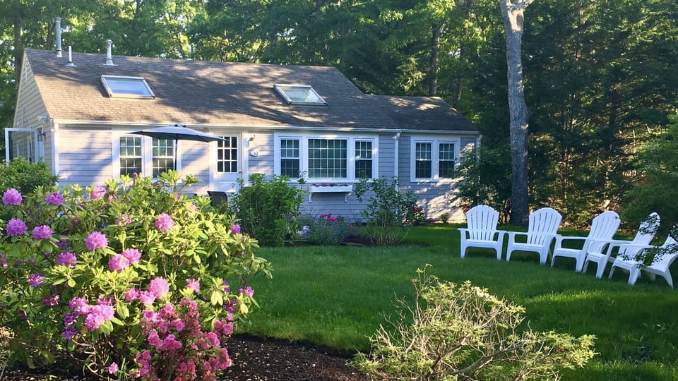 Large Front Lawn and Gardens