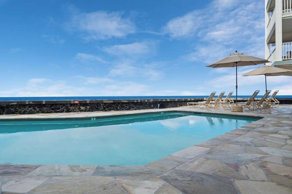 The pool is usually very quiet. 
