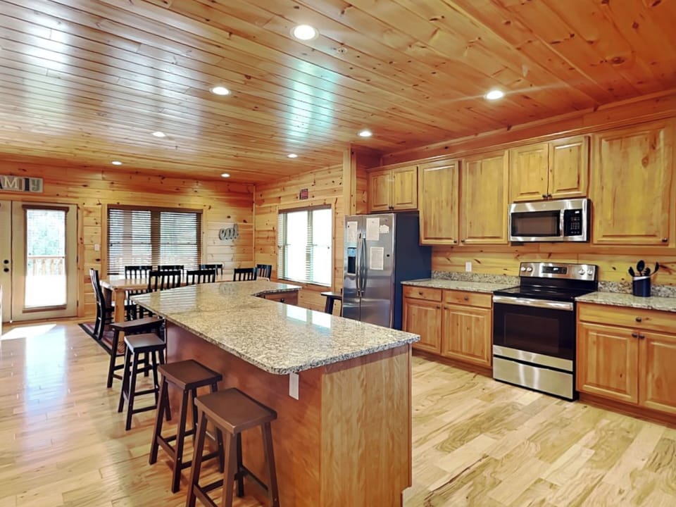 Kitchen Area - Breakfast Bar Seating for Four