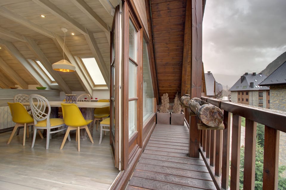 Beautiful views of the Varrados by Totiaran apartment at the foot of the slopes