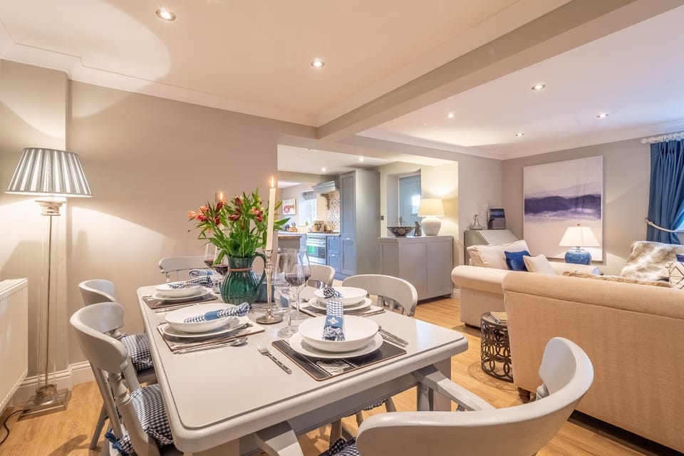 Ground floor: Dining area