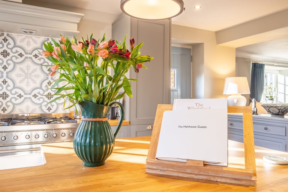 Ground floor: Well-equipped to cook at home if you wish