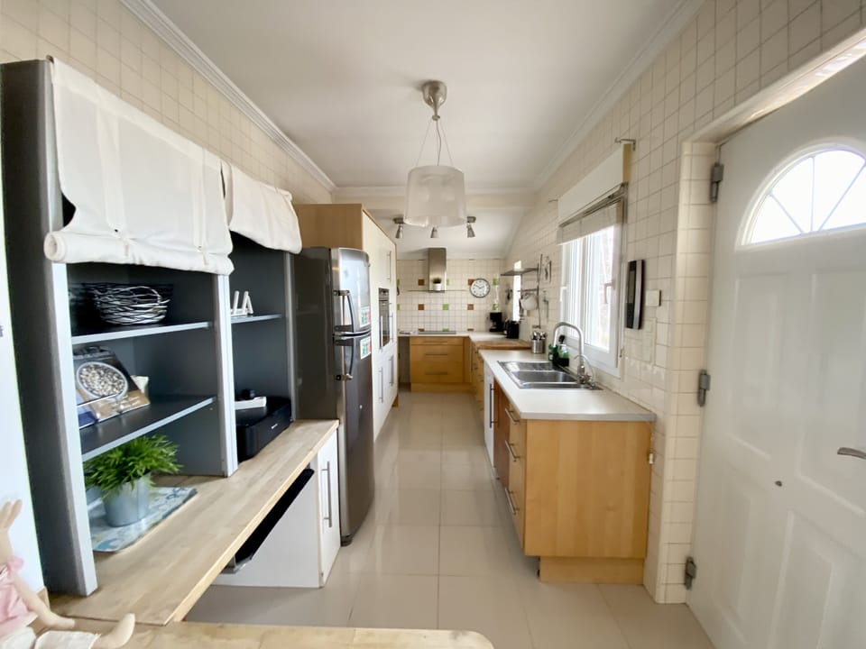 kitchen  (main house) 