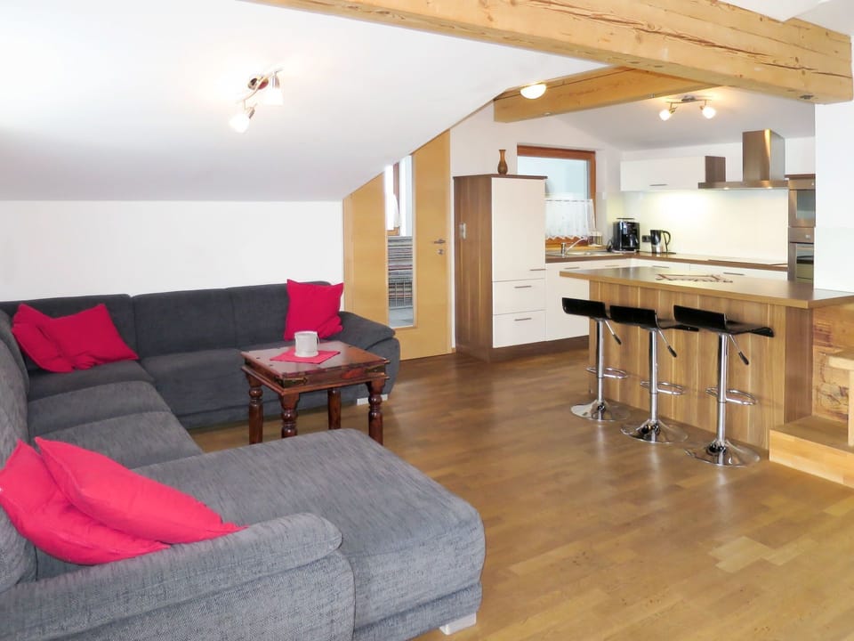 Room, Furniture, Property, Interior Design, Floor, Living Room, Building, House, Table, Loft