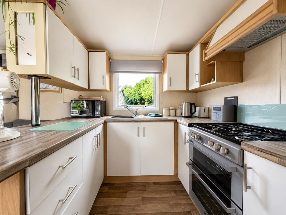 Open plan living is perfect for spending quality time with the whole family. Get together on the sofa and plan your next Norfolk adventure whilst dinner cooks close by.
