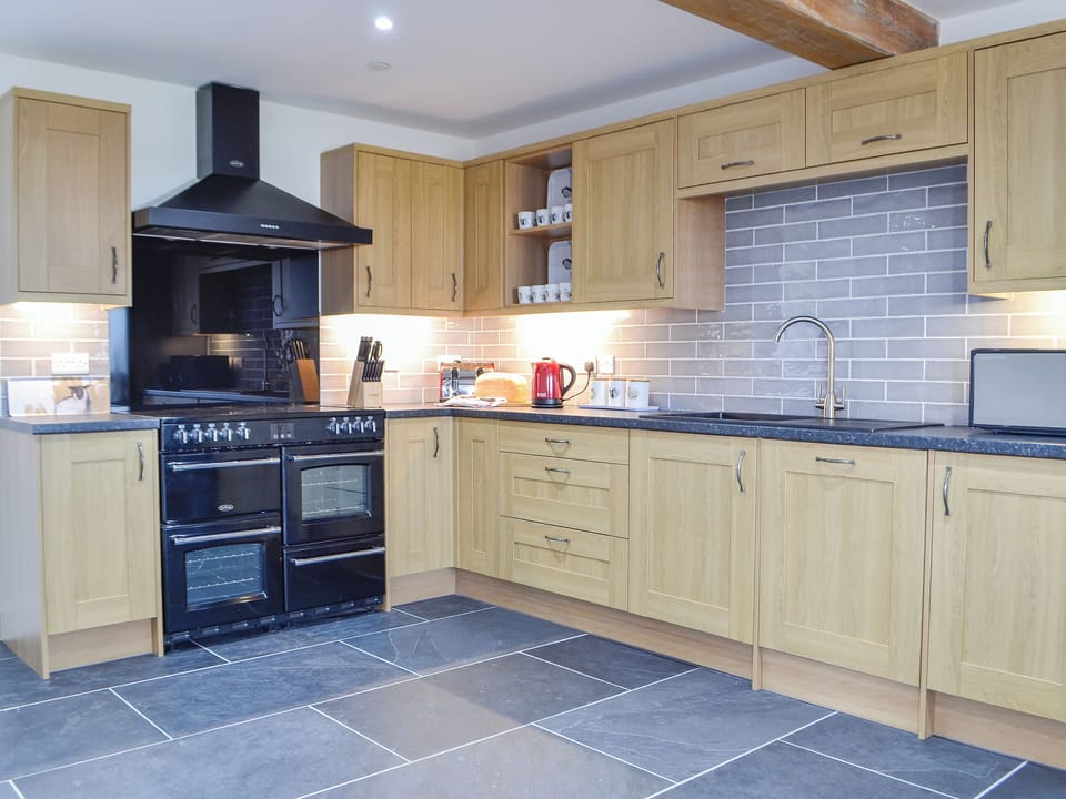 Lovely fitted kitchen | Pistyll Gwyn, Llanwrthwl, near Rhayader