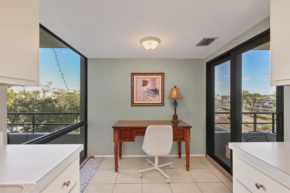 Fully-equipped kitchen with balcony access