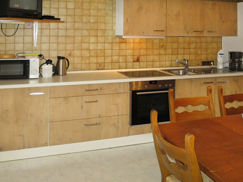 Brown, Tap, Kitchen Sink, Cabinetry, Sink, Furniture, Countertop, Plumbing Fixture, Wood, Kitchen Stove