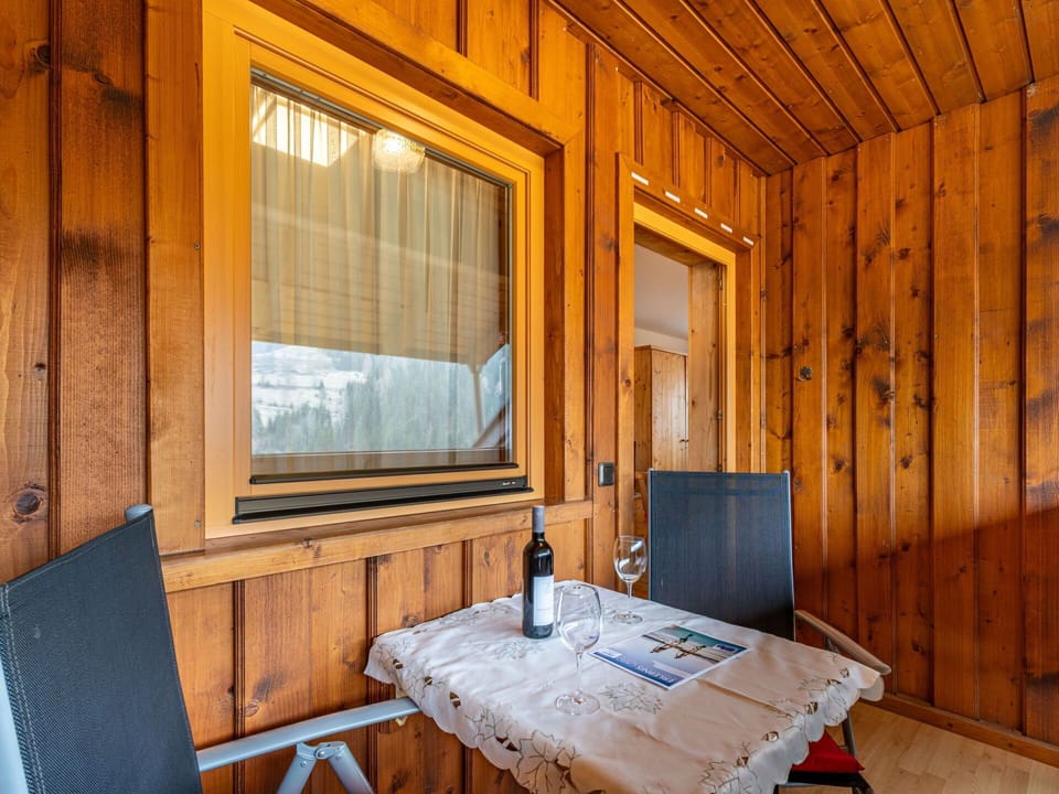 Wood, Flooring, Floor, Ceiling, Hardwood, Wood Stain, Room, Plank, Wood Flooring, Plywood