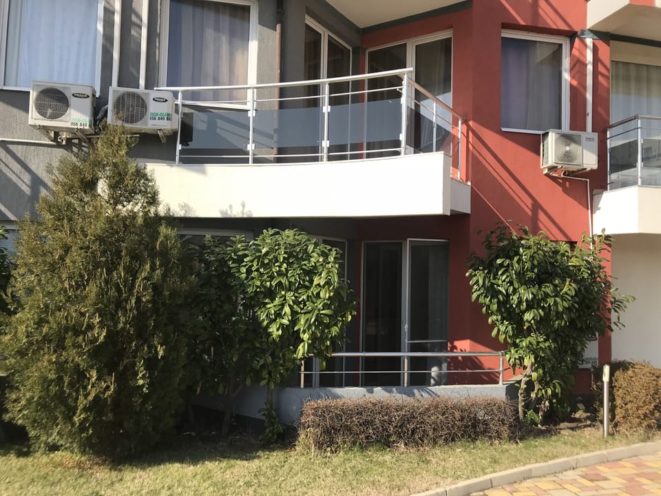Our flat is the one on the ground floor.