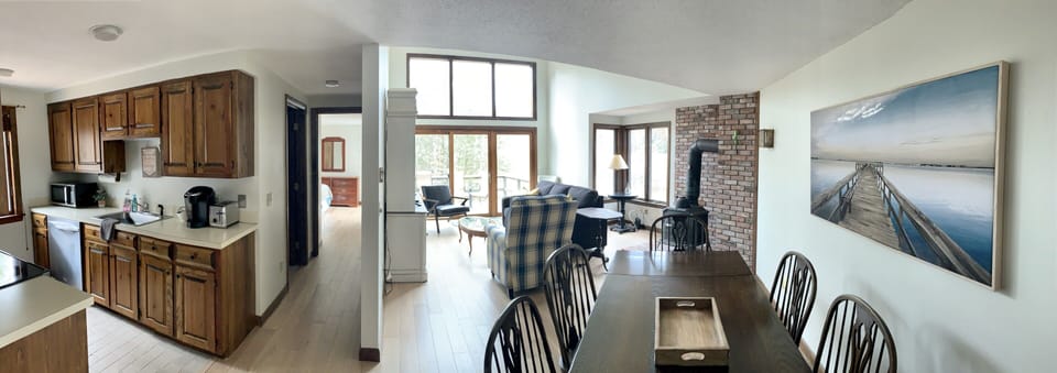 Open concept condo. Access the deck & bbq through the sliding door off the back