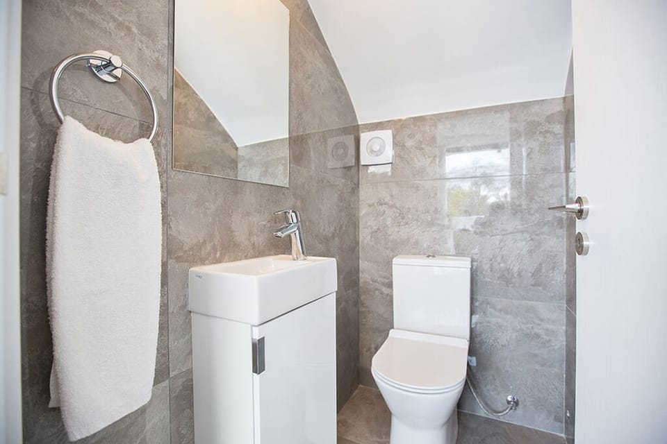 Ground Floor WC