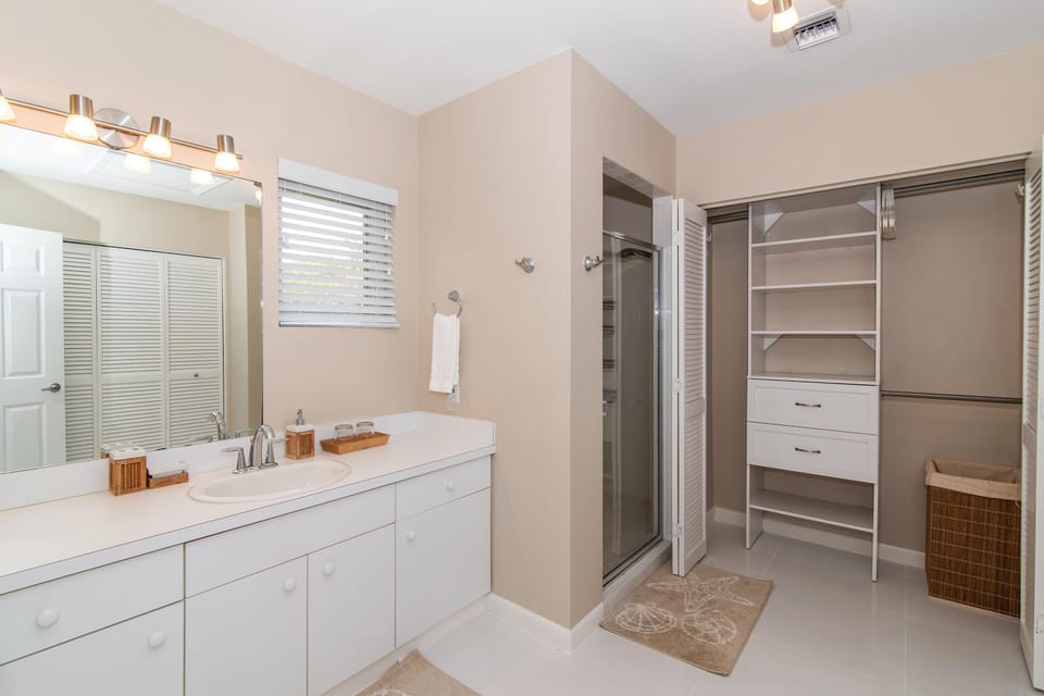 Master Suite Bath.
