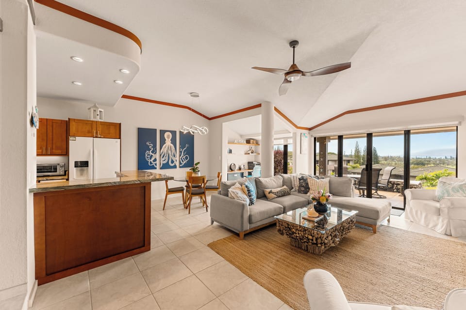 Great room - Open-concept living and dining area perfect for relaxing after a day at the beach.