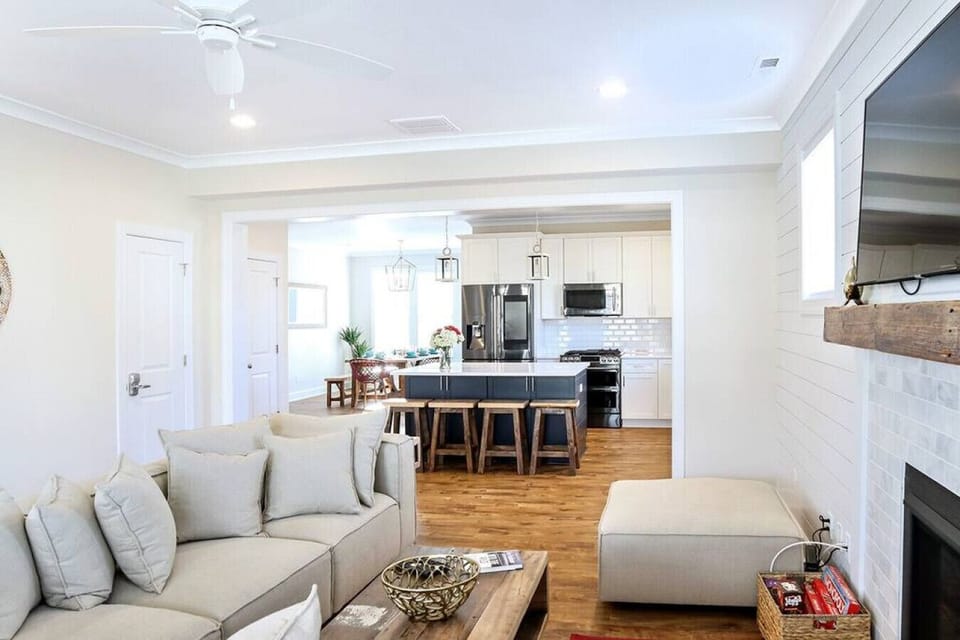 Bright open spaces and modern updates are ready and waiting for you!