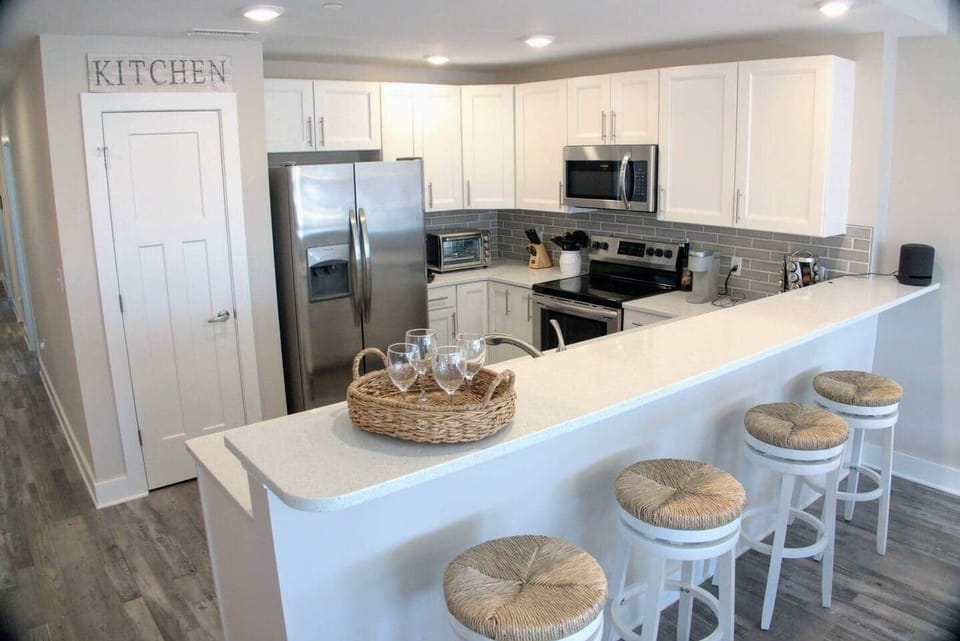Full Modern Kitchen!