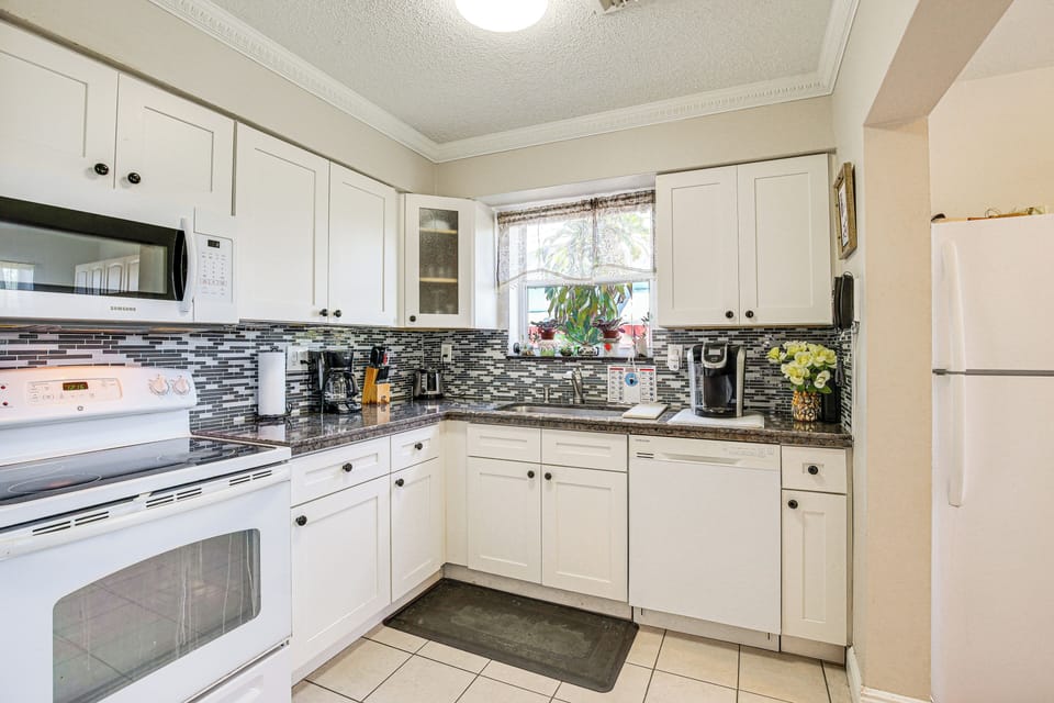 Kitchen | Keurig & Drip Coffee Makers