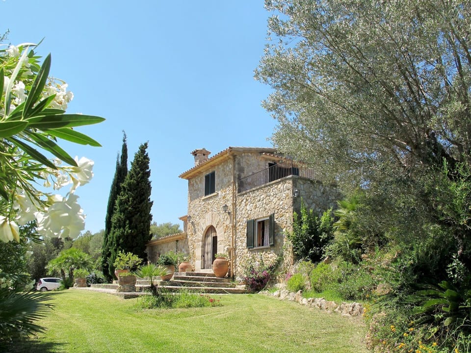 Property, House, Estate, Building, Real Estate, Tree, Home, Botany, Villa, Architecture