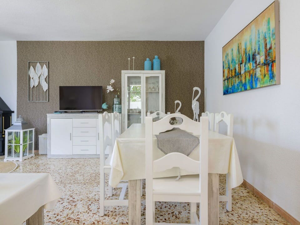 Property, Furniture, Picture Frame, Table, Azure, Building, Interior Design, Wood, Decoration, House