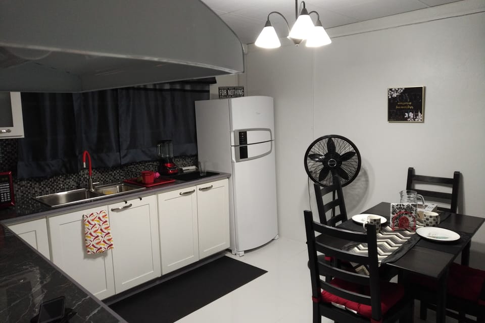 Dining area seating for 4