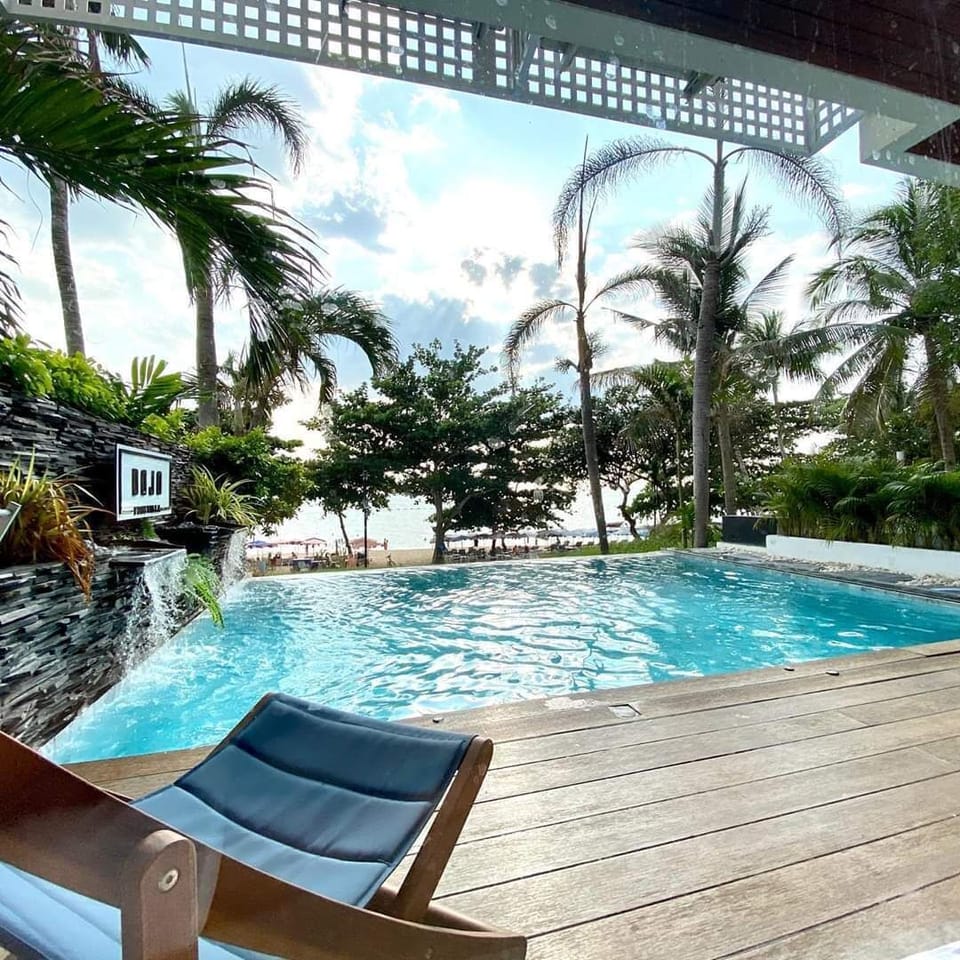 private pool with sea view beach access
