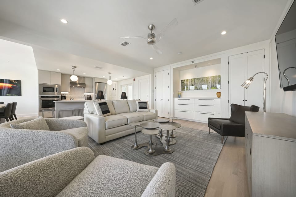 LIVING WITH SLEEPER SOFA, PENTHOUSE SLEEPS 6 TOTAL