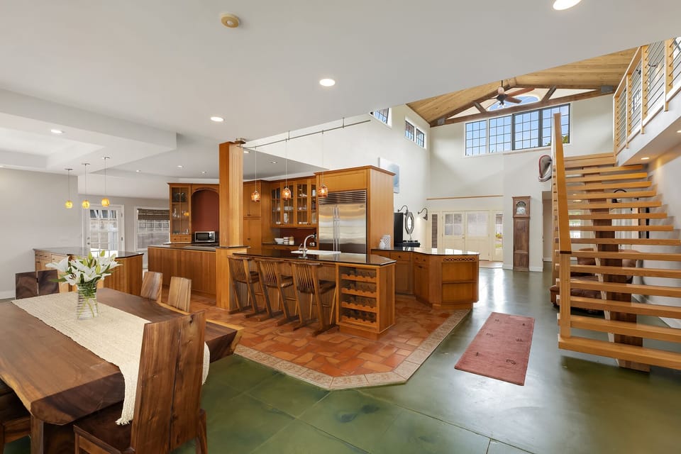 Kitchen/Dining Area.