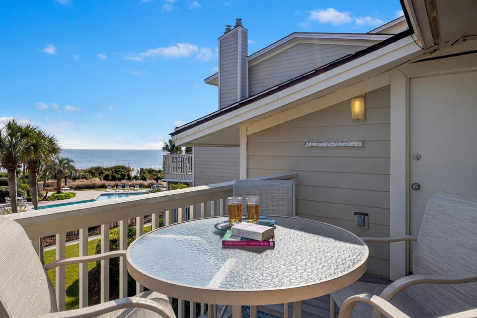 Enjoy the endless ocean views from the balcony!