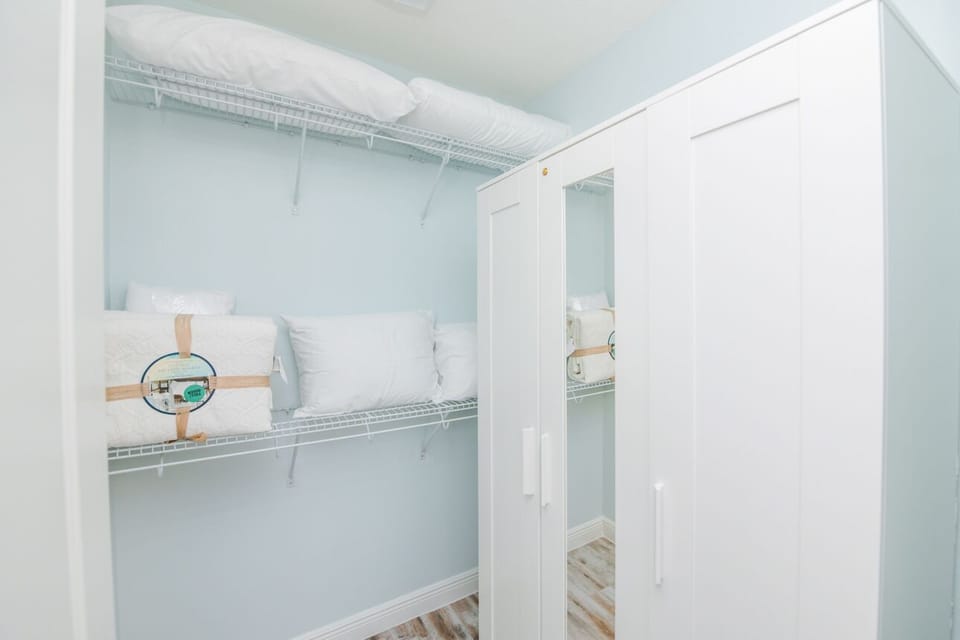 Primary Bedroom, Closet