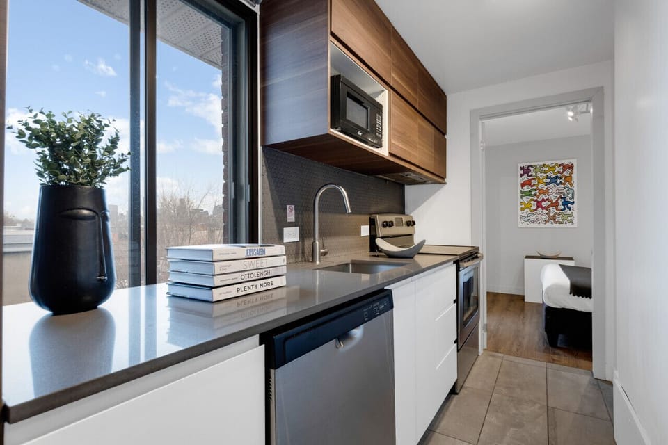 Fully equipped kitchen, complete with complimentary coffee and tea.