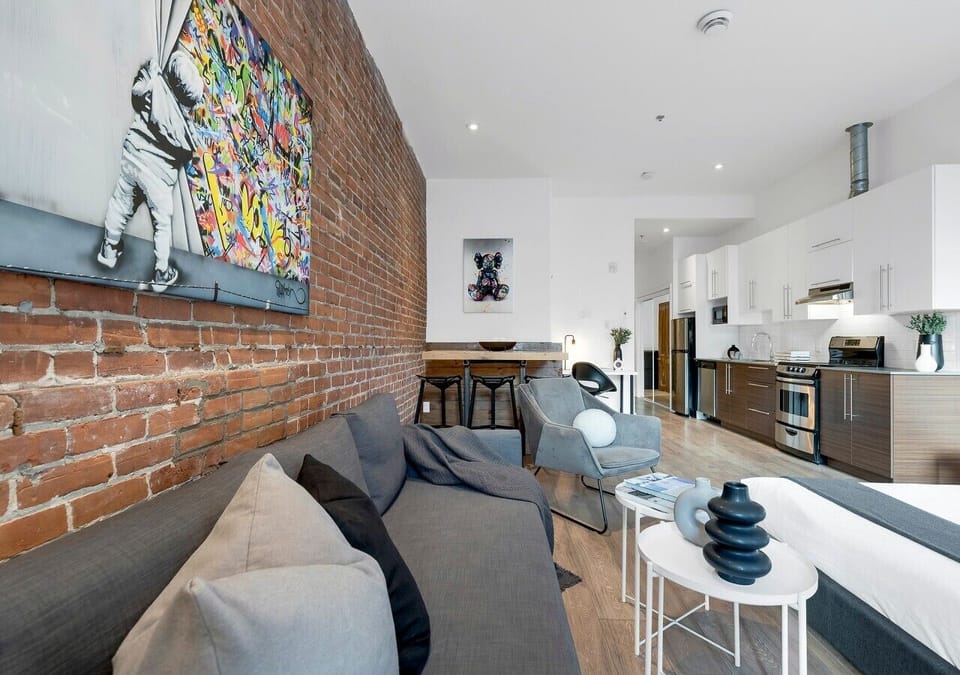 01-LIVING-ROOM-02-DT-302