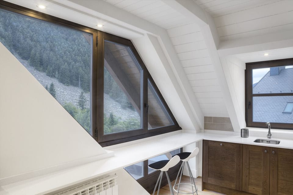 Beautiful tripex of the Vinyeta by Totiaran apartment. Ideal for 12 people. Located in the Val de Ruda urbanization, at the foot of the slopes