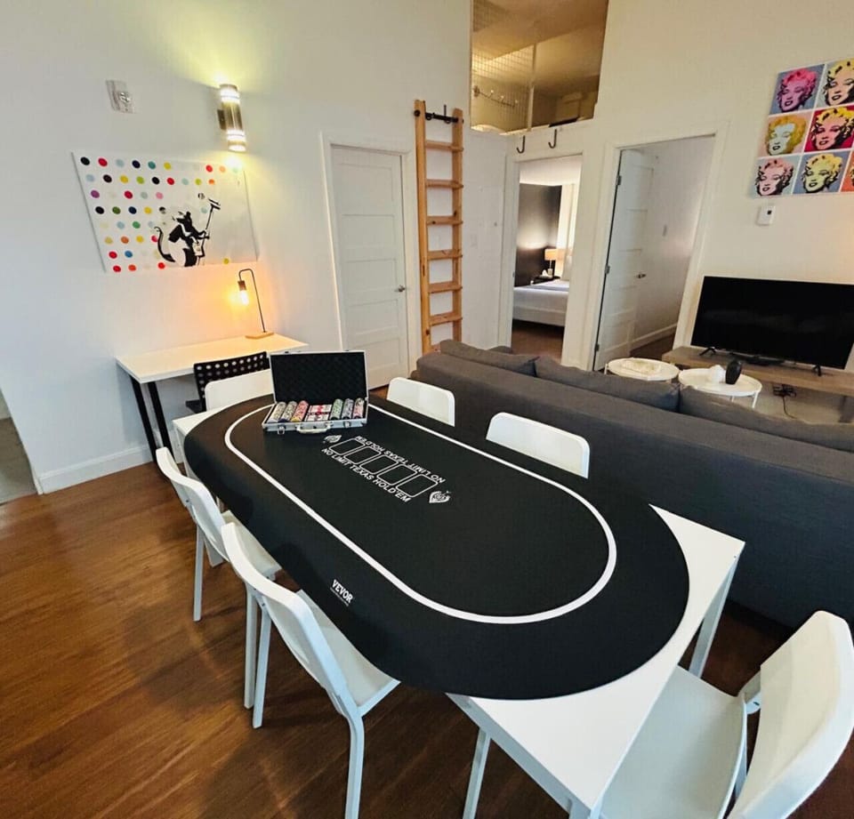 FREE Poker Mat & Chips! `Stay & Play Poker with LIV MTL – Make memories with friends and enjoy fun-filled game nights during your stay!