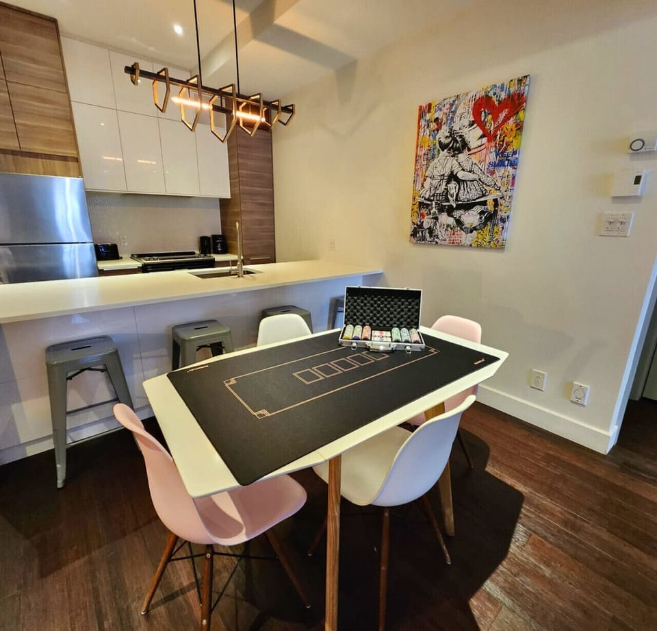 FREE Poker Mat & Chips! `Stay & Play Poker with LIV MTL – Make memories with friends and enjoy fun-filled game nights during your stay!