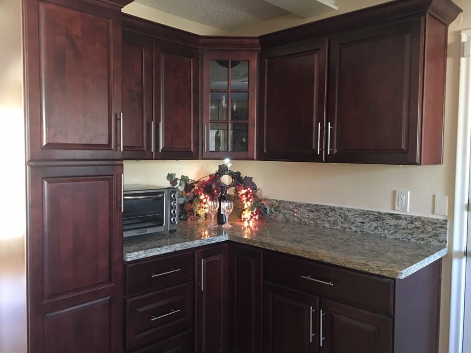 Kitchen wine bar