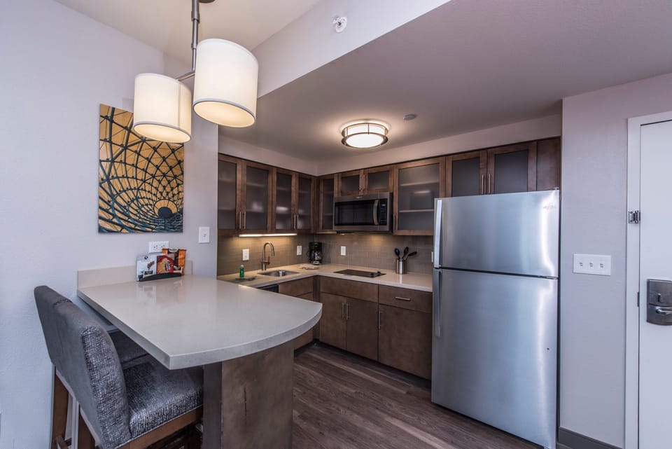 Convenient breakfast bar makes snacks and drinks a breeze.