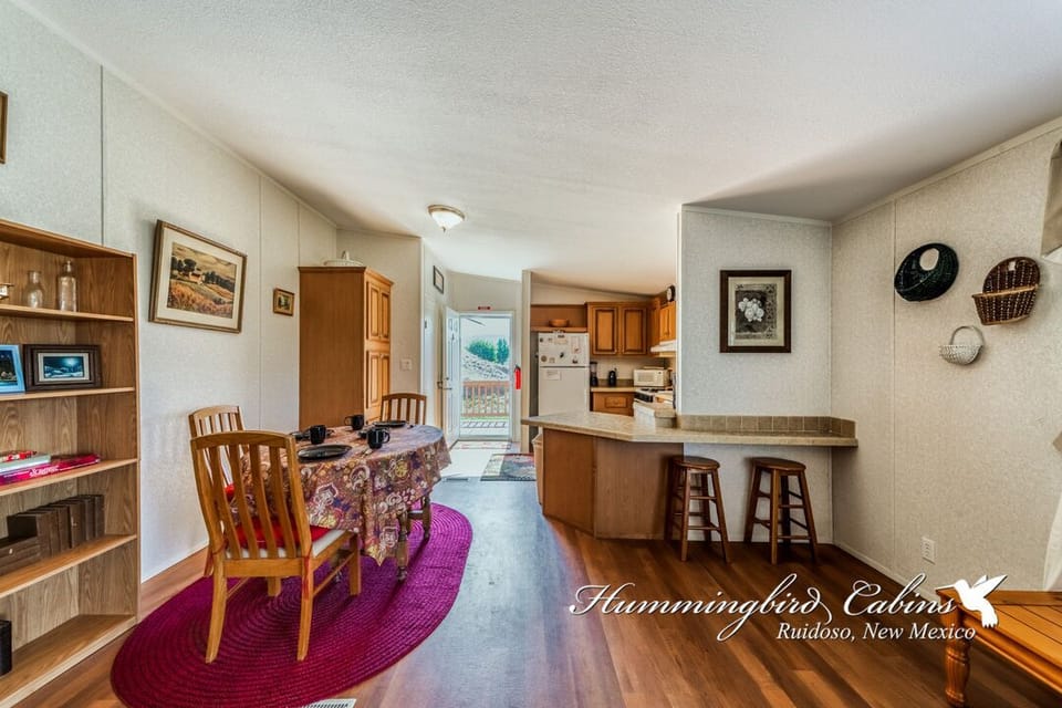 Dining area/kitchen