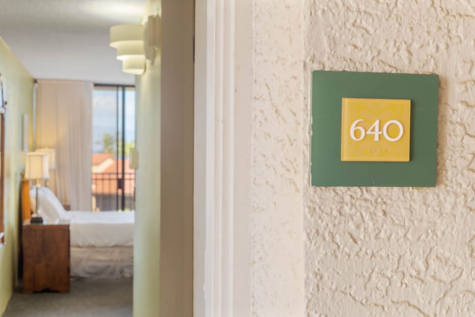 Ka'anapali Shores Unit 640 entrance