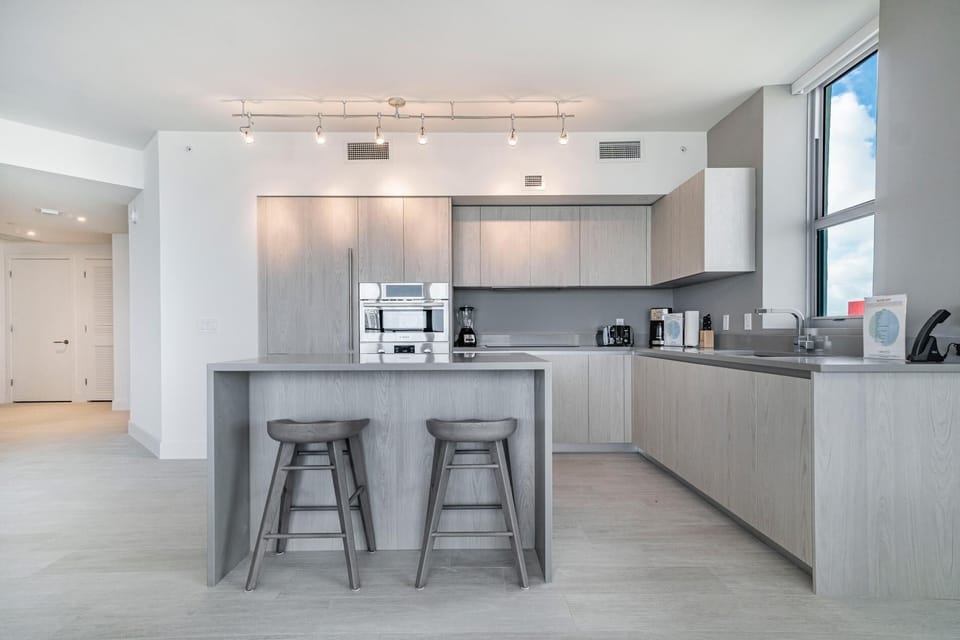 Relaxing Getaway with Intracoastal Views (3001)
