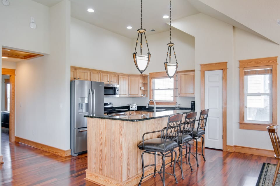 JR2230: Saltrock l Top Level Kitchen