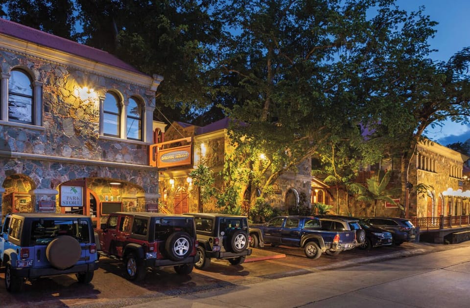 Mongoose Junction various restaurants and shopping area in Cruz Bay Area